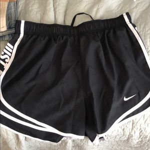 Nike women’s dri-fit running shorts M